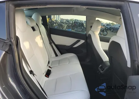 2019 Tesla Model 3 z USA, uszkodzony, nr VIN 5YJ3E1EB7KF192259